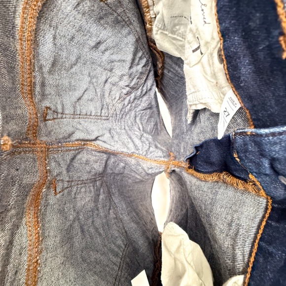 👖 LOFT Dark Blue Wash Jean Shorts – Size 4 / 27" – 10" Inseam – Retail: $60 - Picture 11 of 13